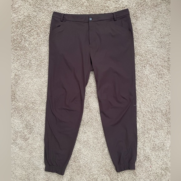 Lululemon Pants Mens 38x30 Burgundy Commission Jogger Warpstreme Stretch Chino